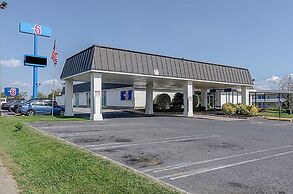 Motel 6 Staunton, VA