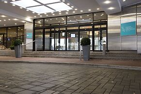 Toronto Don Valley Hotel and Suites