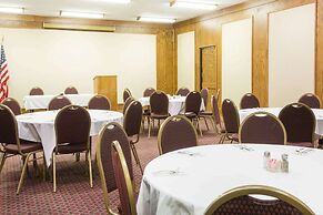 Ramada by Wyndham Enid