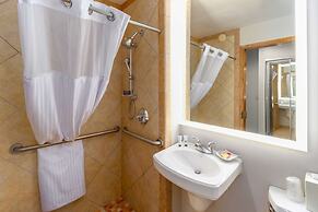 Red Lion Hotel Templin's on the River