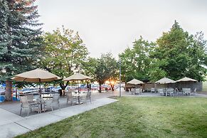 Red Lion Hotel Templin's on the River