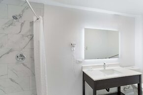 Quality Inn Redding near I-5