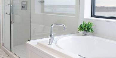 Crowne Plaza Niagara Falls NY Riverside by IHG