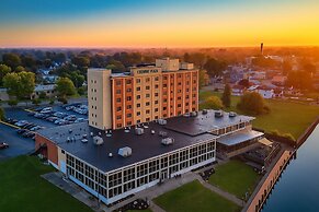 Crowne Plaza Niagara Falls NY Riverside by IHG
