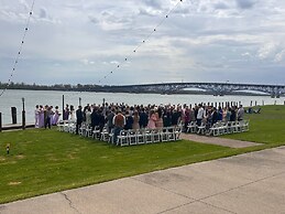 Crowne Plaza Niagara Falls NY Riverside by IHG