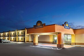 Days Inn by Wyndham Shelby