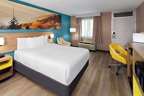 Days Inn by Wyndham Shelby