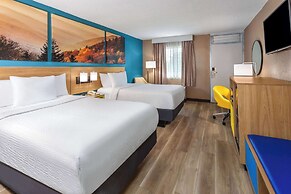 Days Inn by Wyndham Shelby