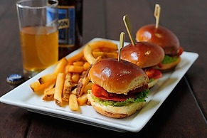 Holiday Inn Diamond Bar - Pomona by IHG