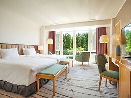 The Prince Kyoto Takaragaike, Autograph Collection