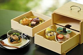 The Prince Kyoto Takaragaike, Autograph Collection