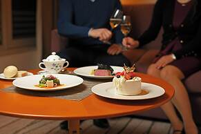 The Prince Kyoto Takaragaike, Autograph Collection