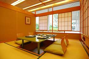 The Prince Kyoto Takaragaike, Autograph Collection