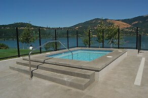 Best Western Plus Hood River Inn