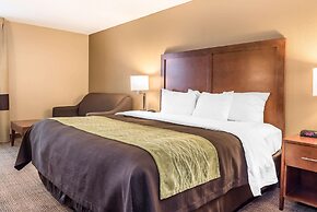 Comfort Inn & Suites Piqua-Near Troy-I75