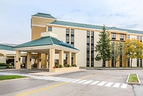 Comfort Inn & Suites Piqua-Near Troy-I75