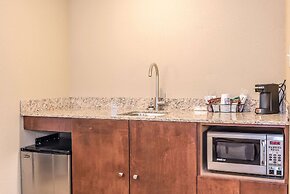 Comfort Inn & Suites Piqua-Near Troy-I75