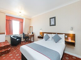 OYO Stade Court Hotel