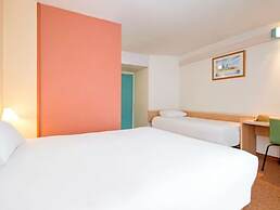 ibis Blois Centre Chateau