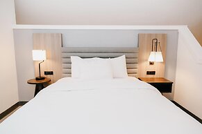 Hawthorn Suites by Wyndham Tinton Falls