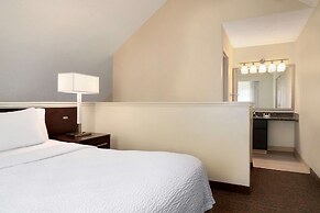 Hawthorn Suites by Wyndham Tinton Falls