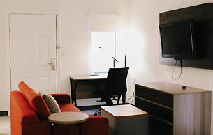 Hawthorn Suites by Wyndham Tinton Falls
