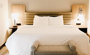 Hawthorn Suites by Wyndham Tinton Falls