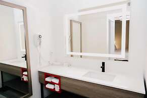Hawthorn Suites by Wyndham Tinton Falls