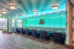 Marina del Rey Hotel