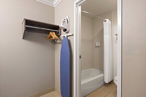 Solara Inn and Suites