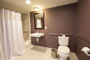 Crowne Plaza Saddle Brook by IHG