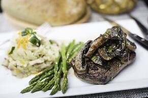 Crowne Plaza Saddle Brook by IHG