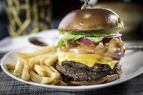 Crowne Plaza Saddle Brook by IHG