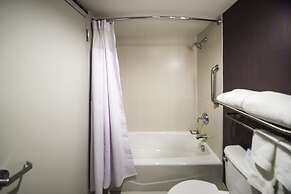 Crowne Plaza Saddle Brook by IHG