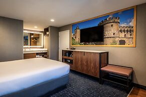 Anaheim Camelot Inn & Suites