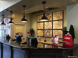 Anaheim Camelot Inn & Suites