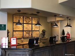 Anaheim Camelot Inn & Suites