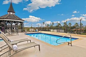 Anaheim Camelot Inn & Suites