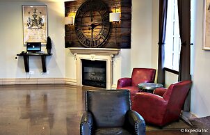 Anaheim Camelot Inn & Suites