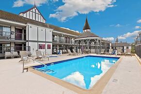 Anaheim Camelot Inn & Suites