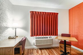 Motel 6 Naperville, IL