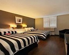 Ramada Plaza by Wyndham West Hollywood Hotel & Suites