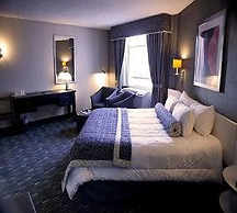 Ramada Plaza by Wyndham West Hollywood Hotel & Suites