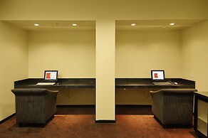 Ramada Plaza by Wyndham West Hollywood Hotel & Suites