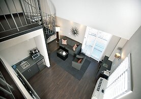 Ramada Plaza by Wyndham West Hollywood Hotel & Suites