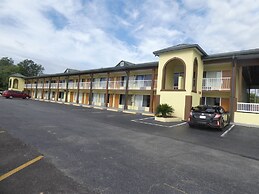 Days Inn by Wyndham Waycross