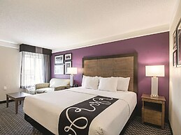 La Quinta Inn & Suites by Wyndham Cincinnati Sharonville