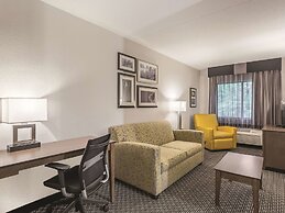 La Quinta Inn & Suites by Wyndham Columbia / Fort Meade