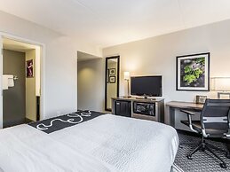 La Quinta Inn & Suites by Wyndham Columbia / Fort Meade