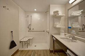 Hampton Inn & Suites Detroit/Warren